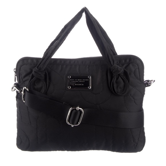 Marc by Marc Jacobs quilted Nylon 15” black handle bag - Picture 2 of 9